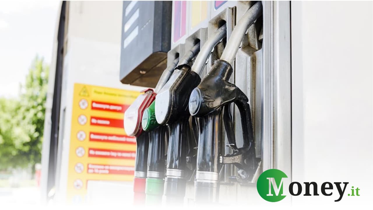 Embargo sui carburanti russi, mentre il Cremlino aggira i divieti, in Europa si teme l’aumento dei prezzi